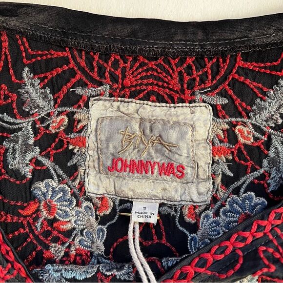 Johnny Was Biya Black Adira Satin Embroidered Blouse Size Small NWT - Picture 4 of 8